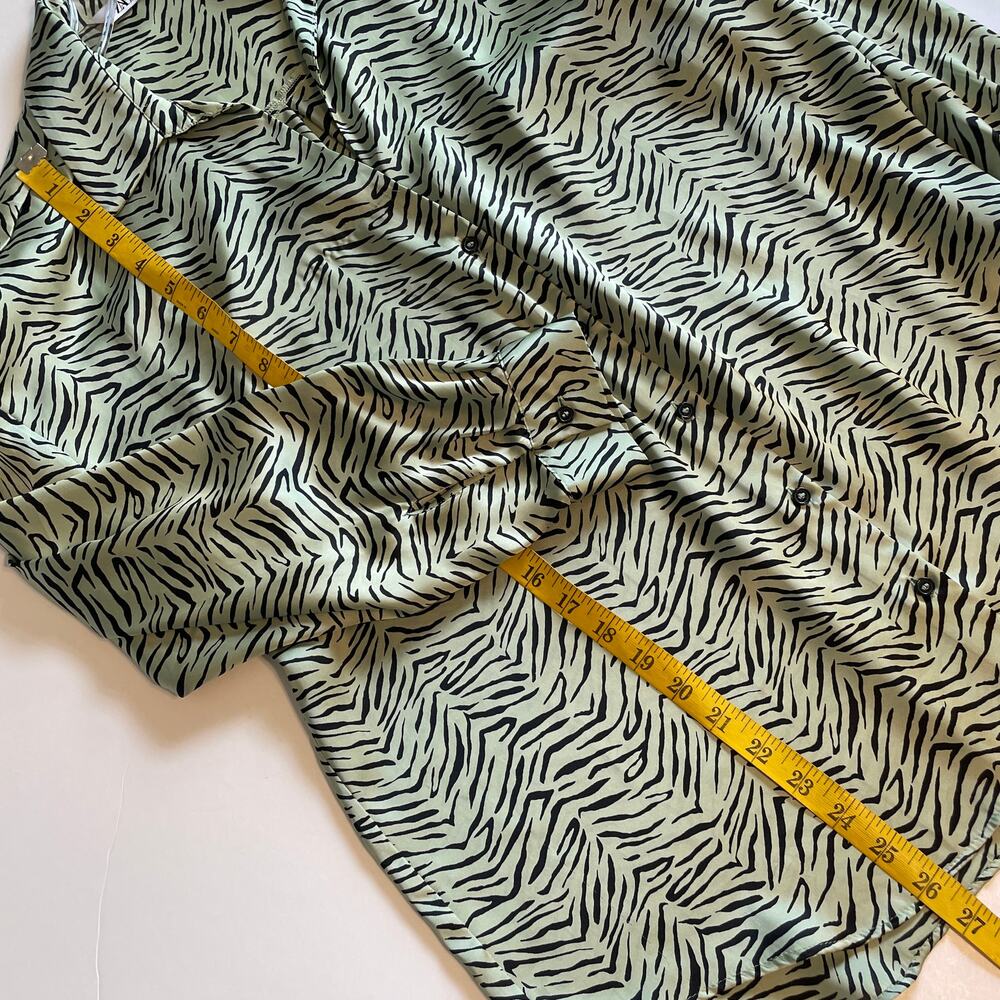 Zara Tiger Print Top Womens Medium Pale Green Black Animal Silky Button Blouse - Picture 8 of 9
